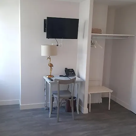 Chez Jacqueline מלון טור