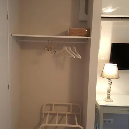 Chez Jacqueline Hotel 3*