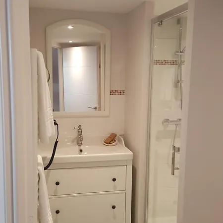 Chez Jacqueline טור