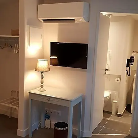 Chez Jacqueline Hotel