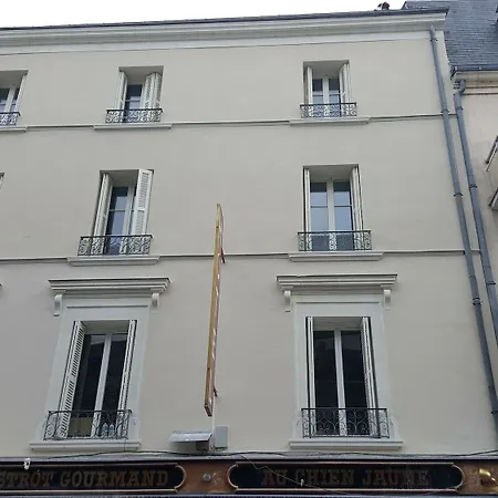 Chez Jacqueline מלון